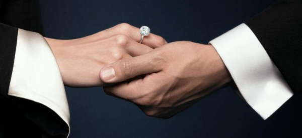 АЛРОСА впервые провела показ инвестиционных бриллиантов в Сургуте